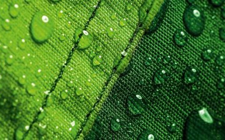 Solutions for water-repellent seams